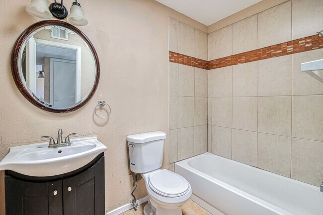 Building Photo - 11612 Marsh Mccall Way