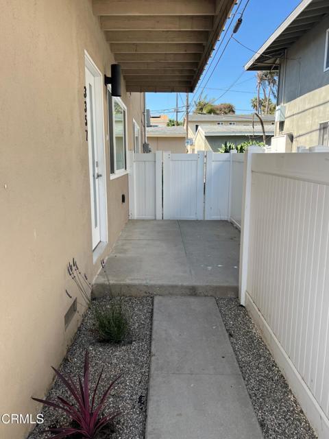 Building Photo - 3357 Rexford St