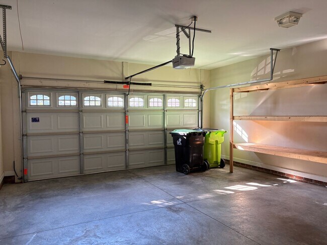 Building Photo - 804 Pelican Ln