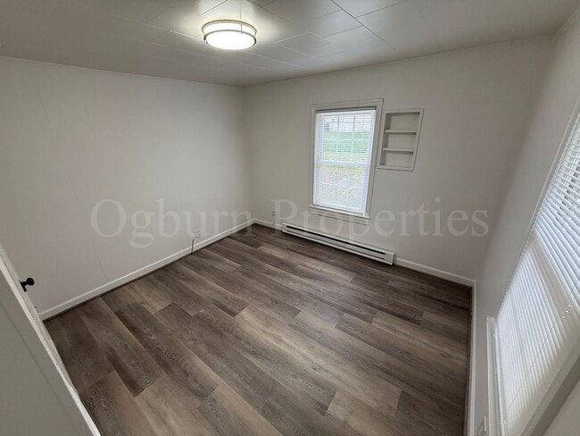 Building Photo - 3861 Leo St
