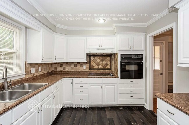 Building Photo - 5800 Amity Pl