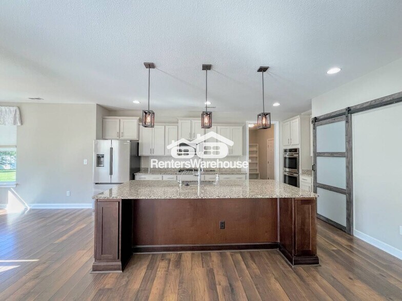 Building Photo - 1421 Thrasher Lndg