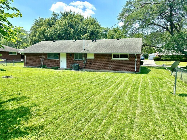 Building Photo - 4408 Lesher Dr