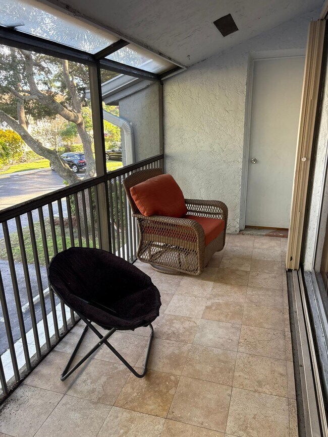 Building Photo - 2741 S Oakland Forest Dr