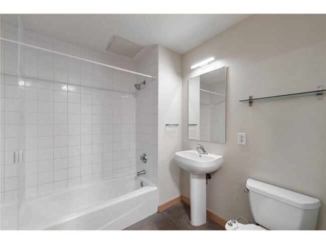 Building Photo - 720 N 4th St