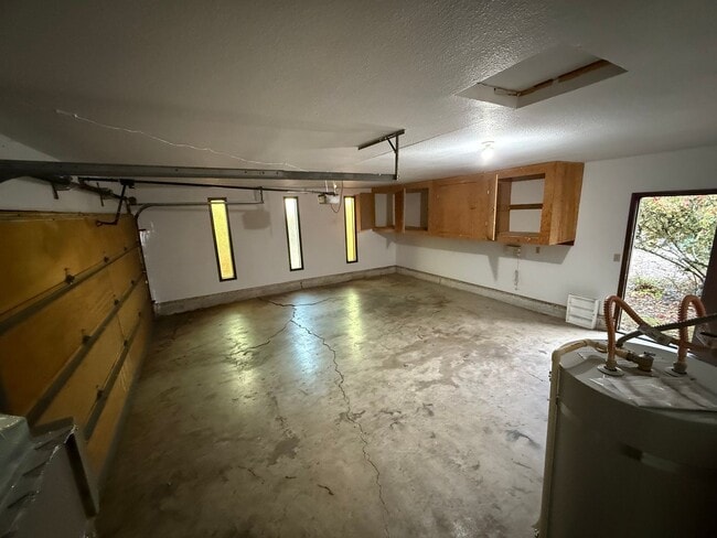 Building Photo - 1150 NW Sunnywood Ct