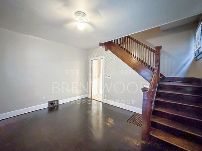 Building Photo - Charming 3-Bedroom Home with Modern Kitche...