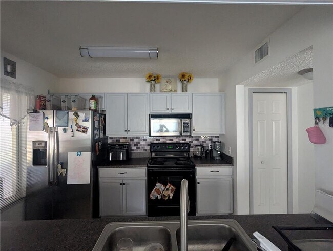 Building Photo - 10740 Keys Gate Dr