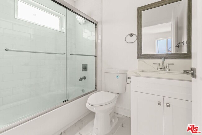 Building Photo - 2936 West Blvd