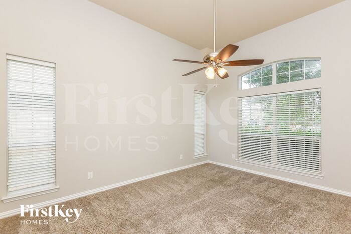 Building Photo - 520 Glacier St