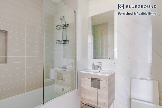 Building Photo - 82 4th Ave