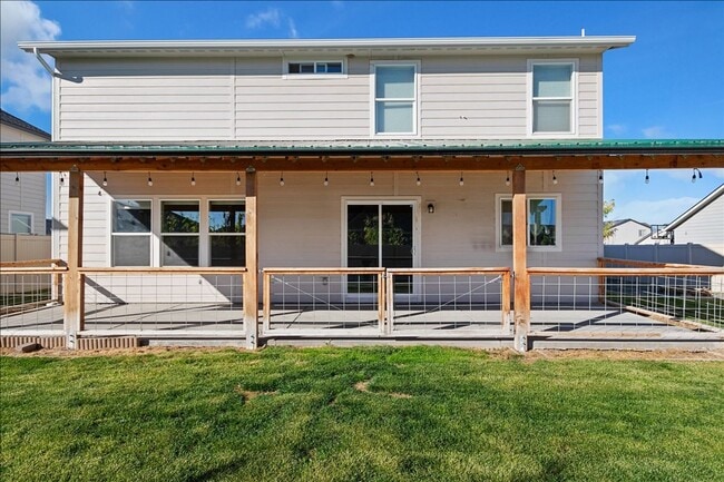 Building Photo - 2044 Kodiak St