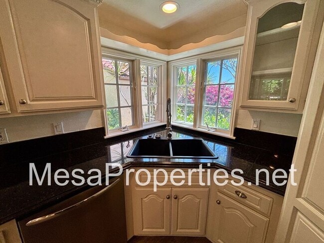 Building Photo - 9754 Willow Wood Dr