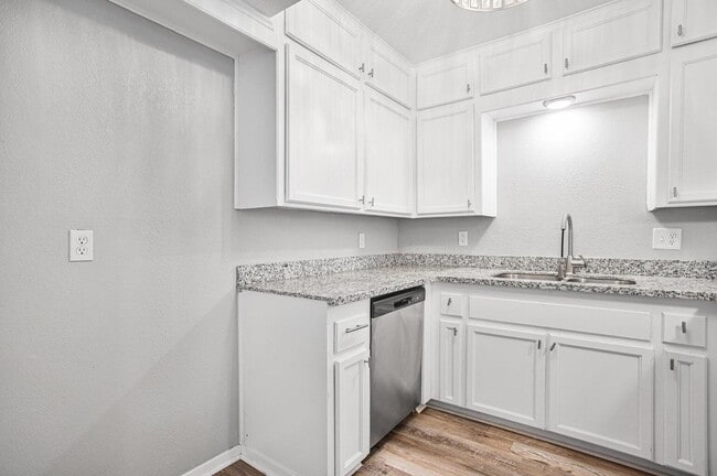 Building Photo - 5019 27th St