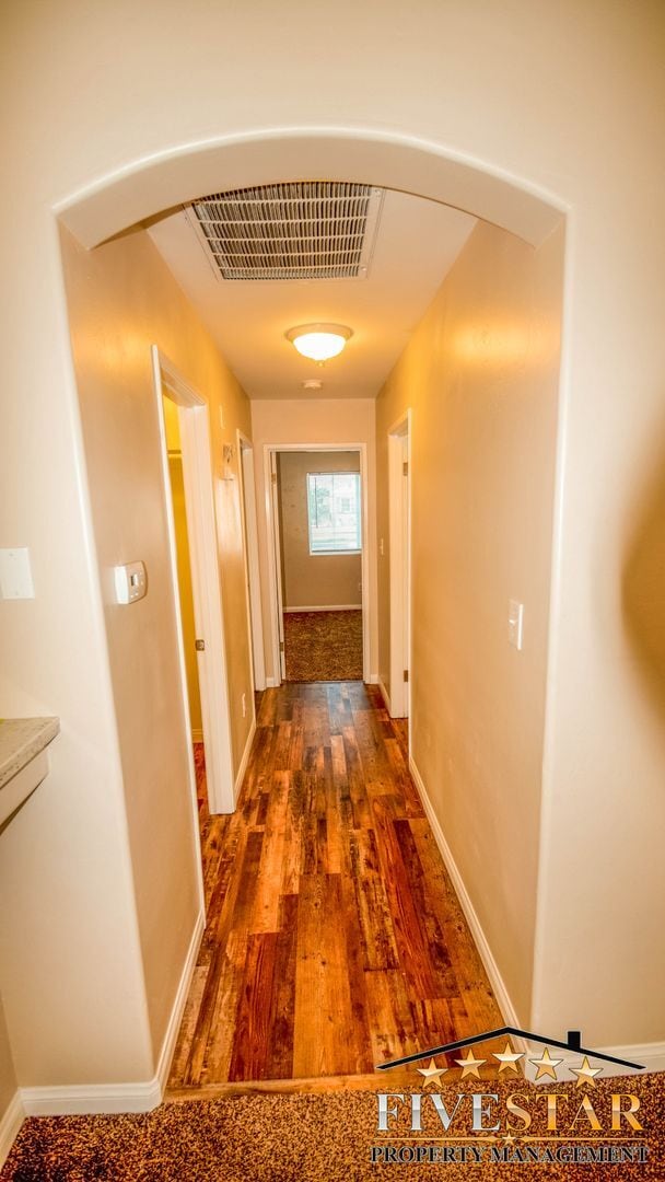 Building Photo - House for Rent in SouthWest Bakersfield