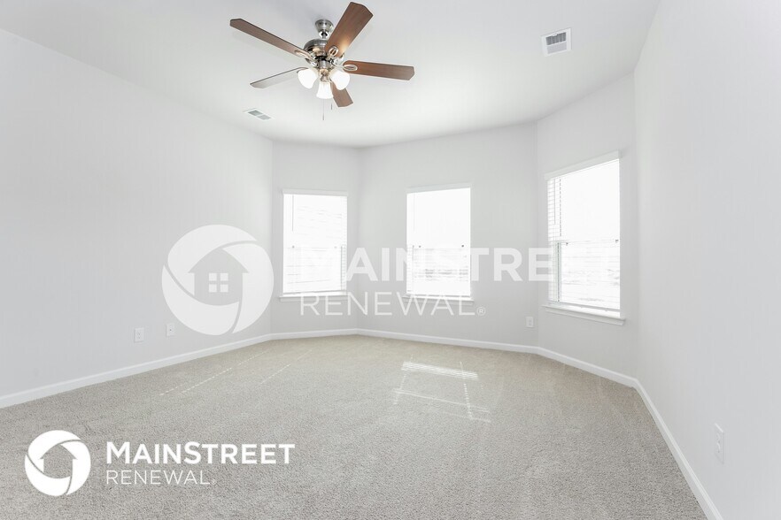 Building Photo - 3211 Quintana Dr