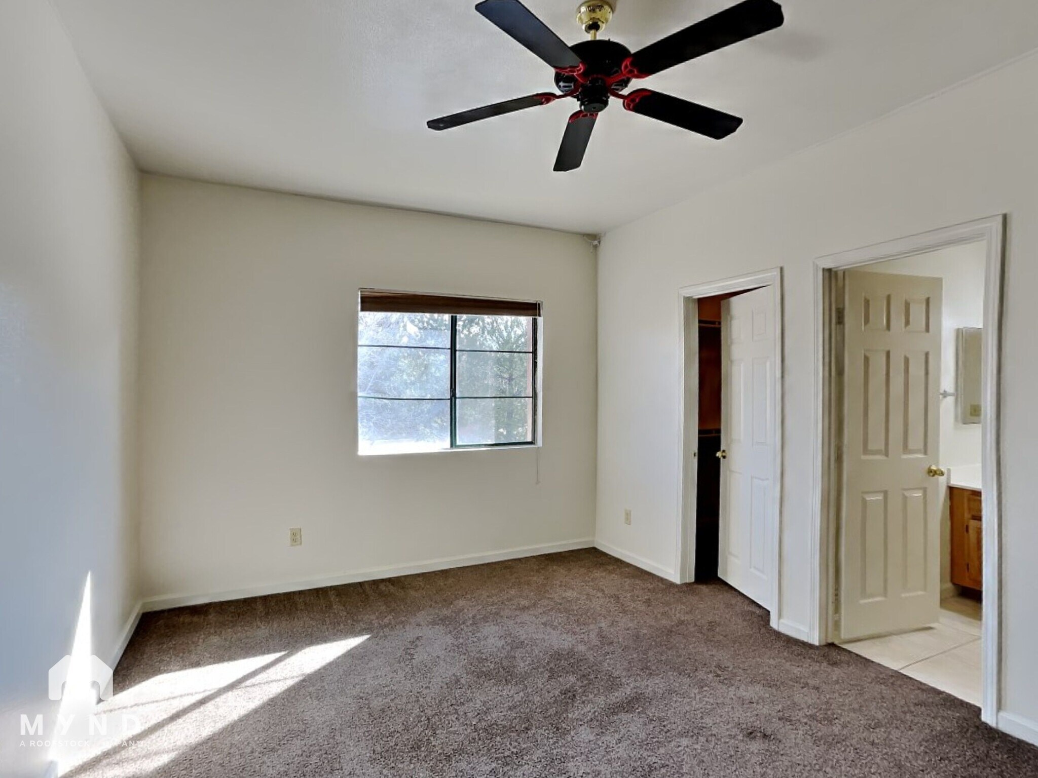 Building Photo - 900 S Meadows Pkwy