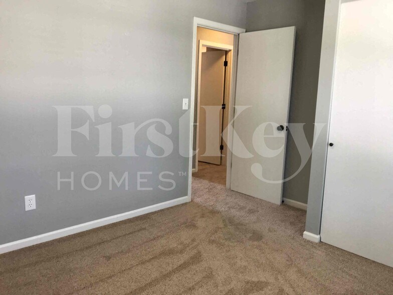 Building Photo - 66 Chip Dr