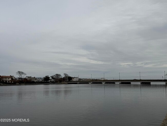 Building Photo - 500 Deal Lake Dr