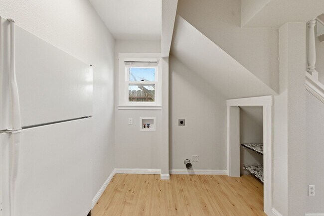 Building Photo - 1901 Spencer St