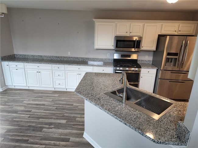 Building Photo - 156 Stoneforest Dr