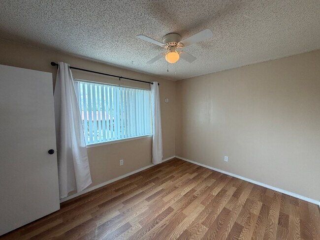 Building Photo - 3 Bedroom Updated Home Available Near Montano Rd NW & Unser Blvd NW!