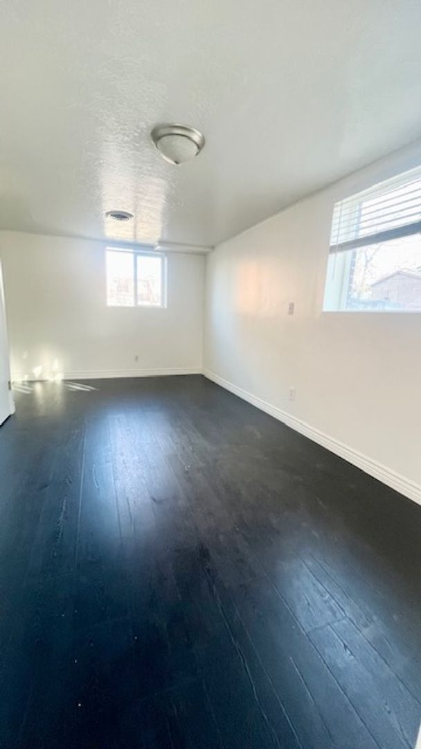 Building Photo - 6045 S Jamaica St