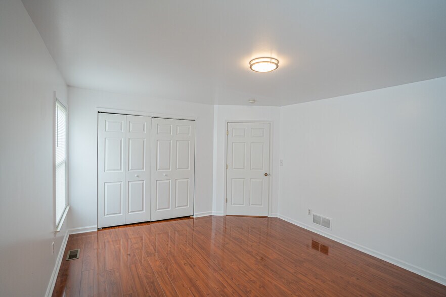 Building Photo - 23060 Berdeno Ave