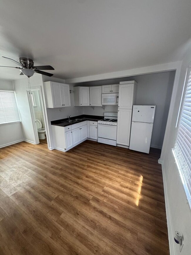 Primary Photo - 825 Obispo Ave