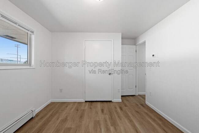 Building Photo - 2815 E 37th Ave