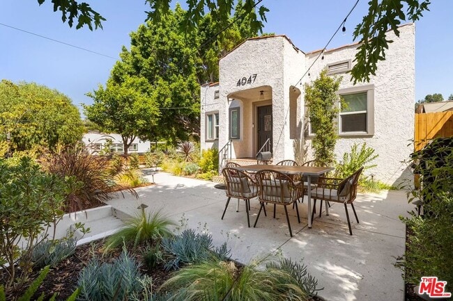 Primary Photo - 4047 Camero Ave