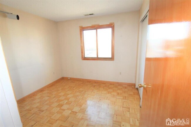 Building Photo - 4812 Ravens Crest Dr