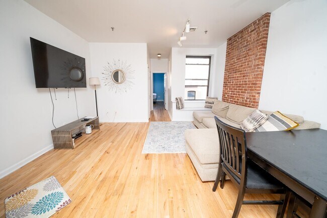 Building Photo - 214 Park Ave