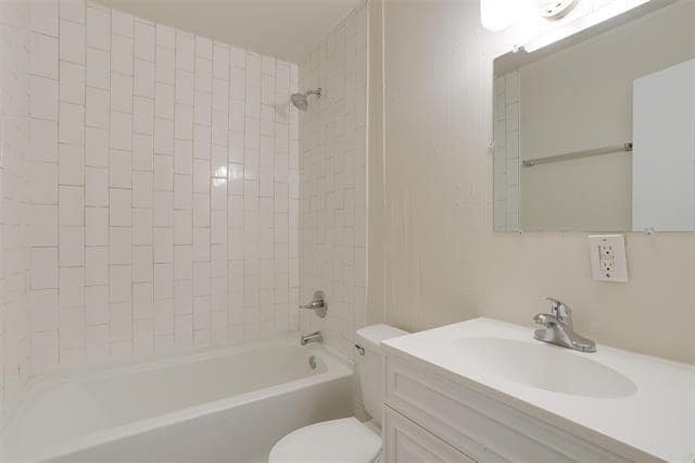Building Photo - 4808 Sandage Ave