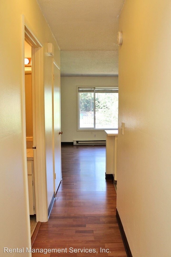 Building Photo - 12021 SE Foster Rd