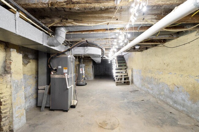 Building Photo - 418 N Collington Ave