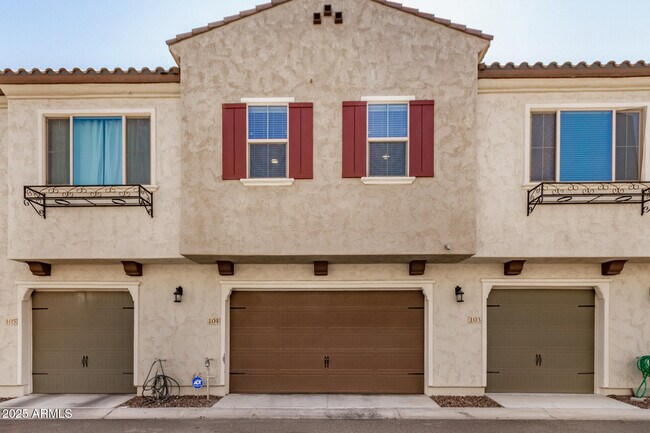 Building Photo - 2631 S Sulley Dr
