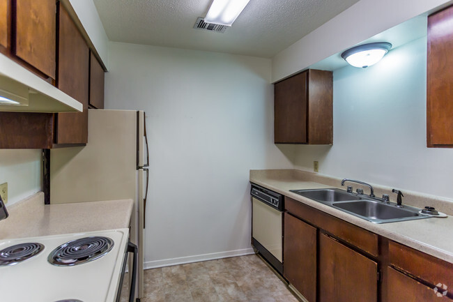 Kitchen - Meadowbrook Apartments