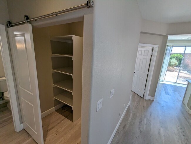 Building Photo - 10957 Napa Ridge Dr