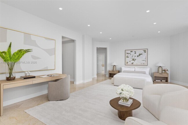 Building Photo - 808 Brickell Key Dr