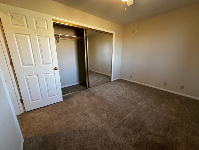 Building Photo - Views from Paradise!