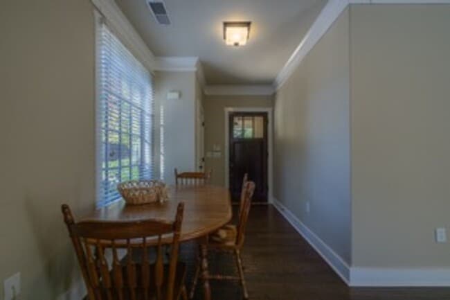 Building Photo - 101 West Ln