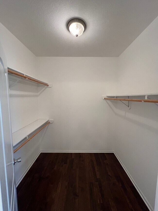Building Photo - 1814 Villa Dr