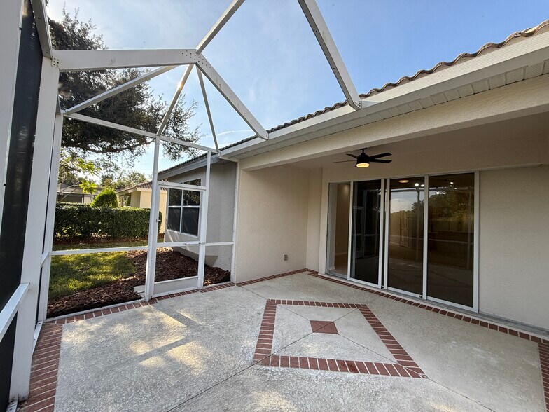 Building Photo - 6055 Wingspan Way