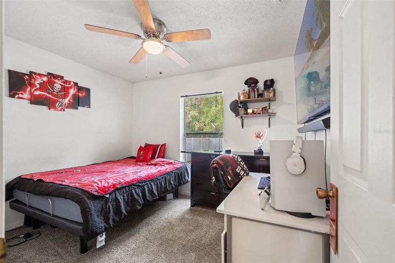 Building Photo - 6621 W Robin Ln