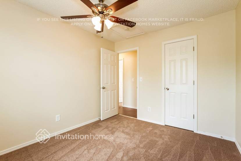 Building Photo - 2925 Rhapsody Dr