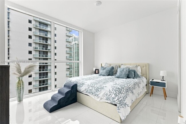 Building Photo - 1080 Brickell Ave