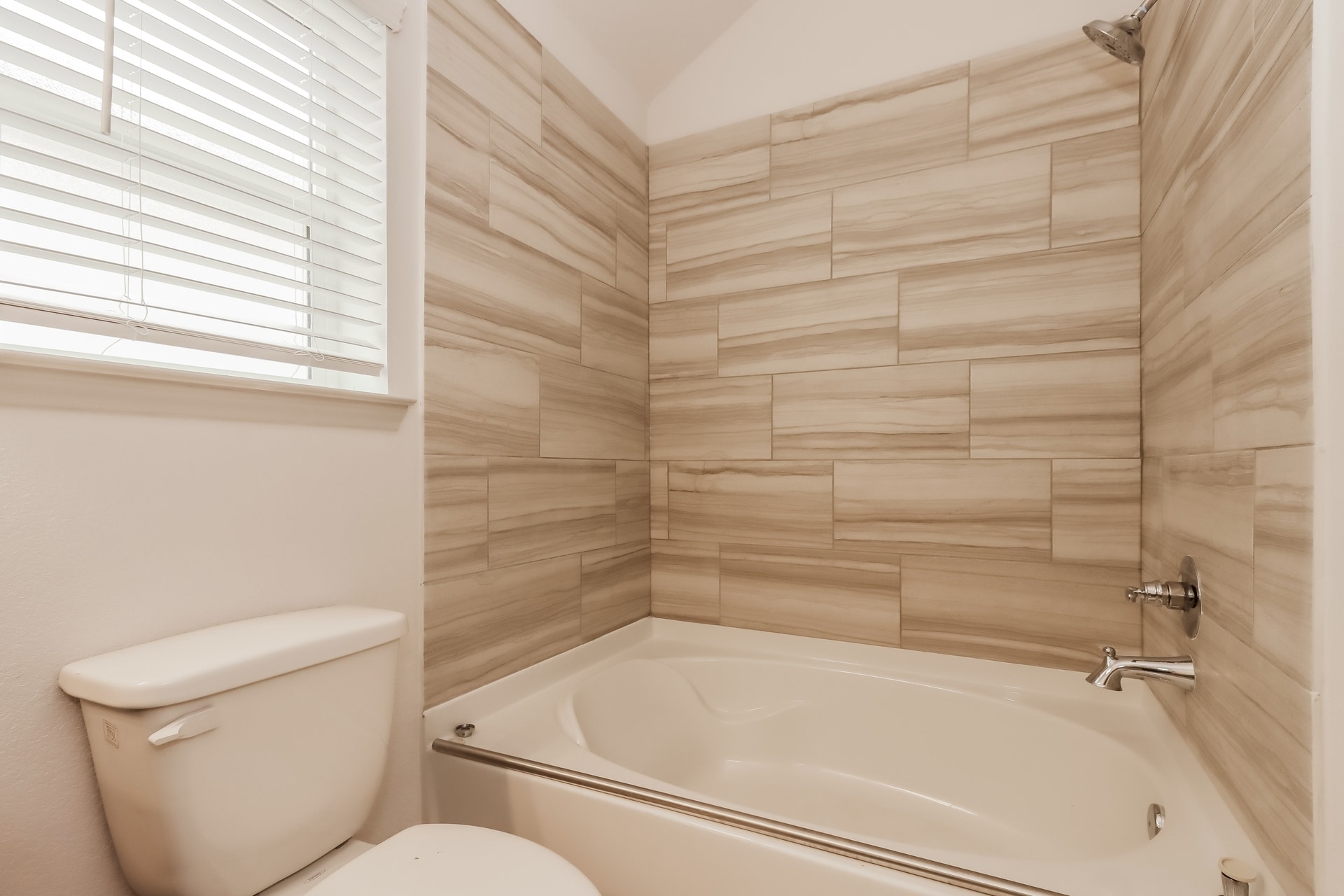 Building Photo - 7935 Cypress Country Dr