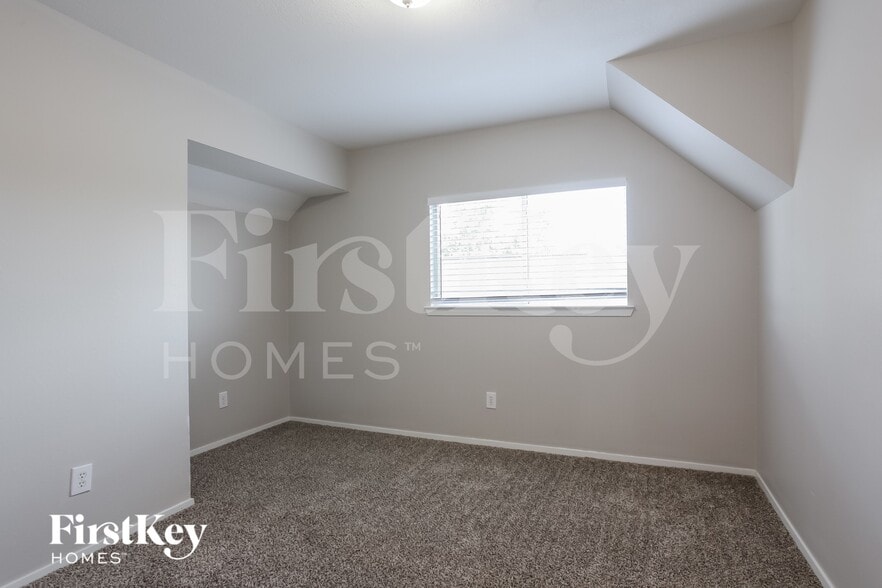 Building Photo - 1523 Nichole Woods Dr