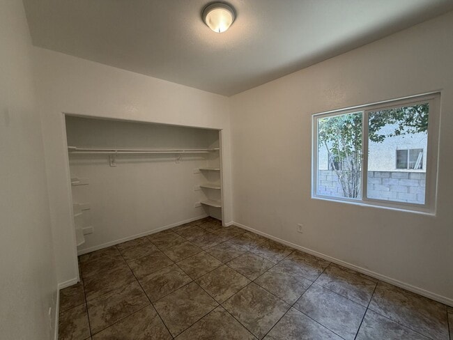 Building Photo - RV T 7216 Yates St
